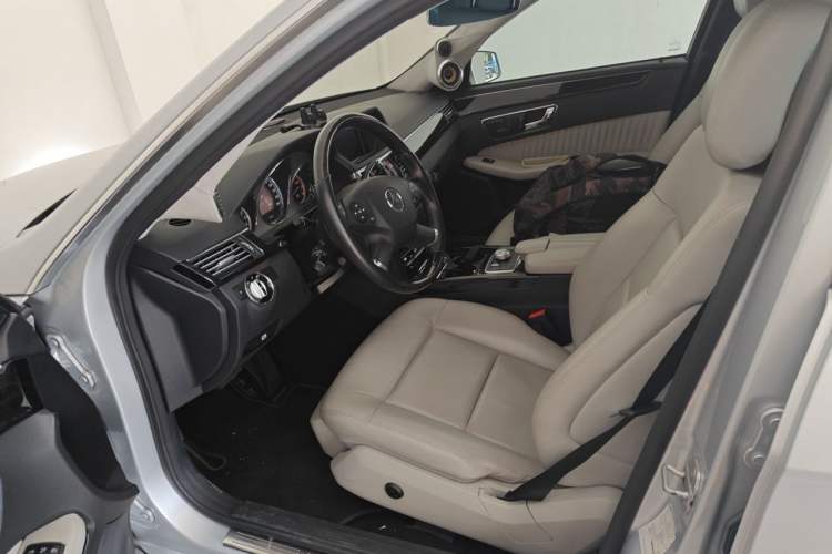 Used Mercedes-Benz E-Class 2010 E 300 Elegant Luxury Edition Driver Seat
