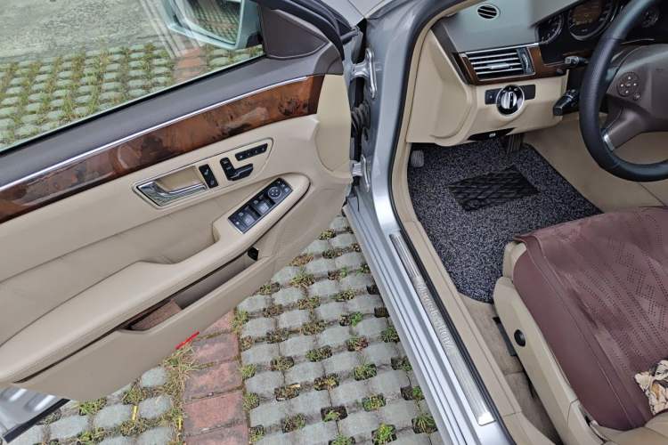 Used Mercedes-Benz E-Class 2010 E 260 L CGI Elegant Model Driver Seat