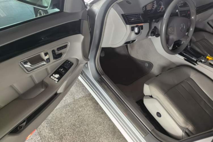 Used Mercedes-Benz E-Class 2010 E 200 CGI Elegant Model Driver Seat