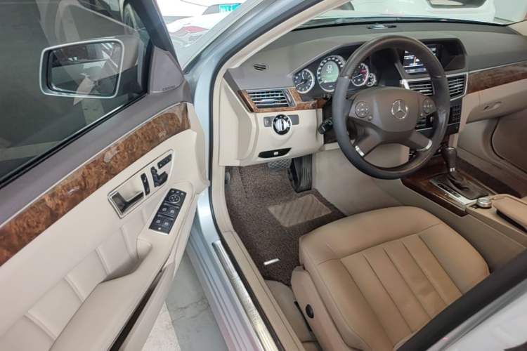 Used Mercedes-Benz E-Class 2010 E 200 CGI Elegant Model Driver Seat