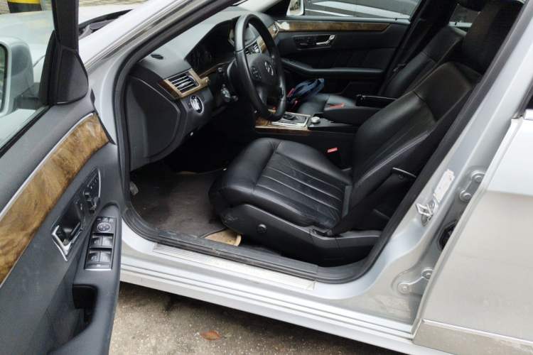 Used Mercedes-Benz E-Class 2010 E 200 CGI Elegant Model Driver Seat