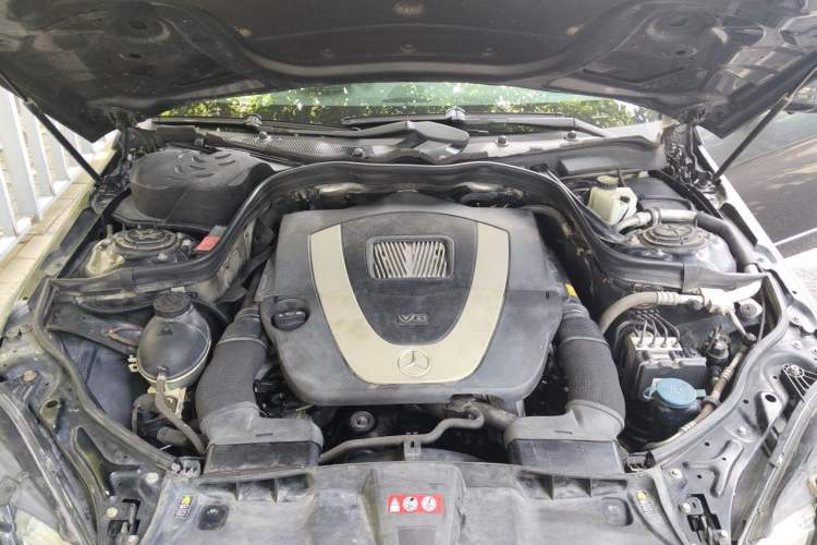 Used Mercedes-Benz E-Class 2010 E 300 Elegant Luxury Edition Engine Bay