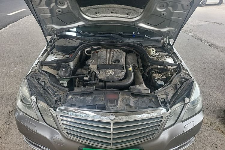Used Mercedes-Benz E-Class 2010 E 260 L CGI Elegant Model Engine Bay