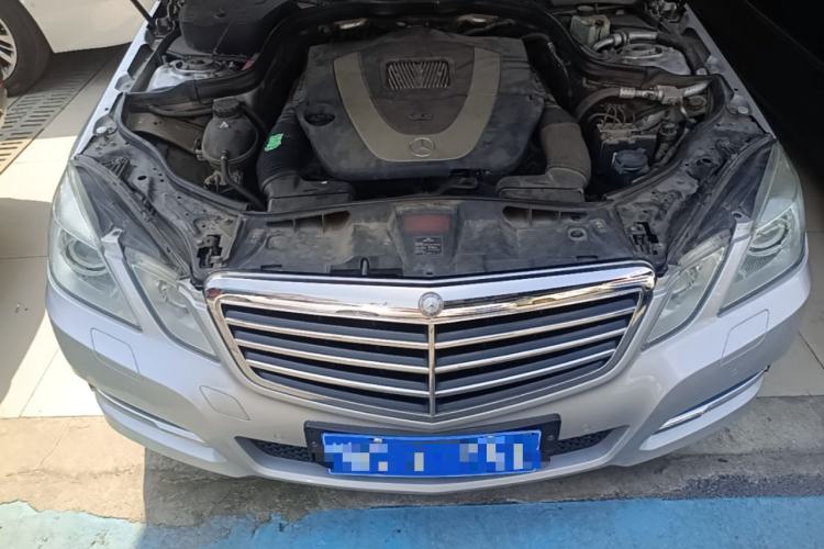Used Mercedes-Benz E-Class 2010 E 300 L Fashion Model Engine Bay