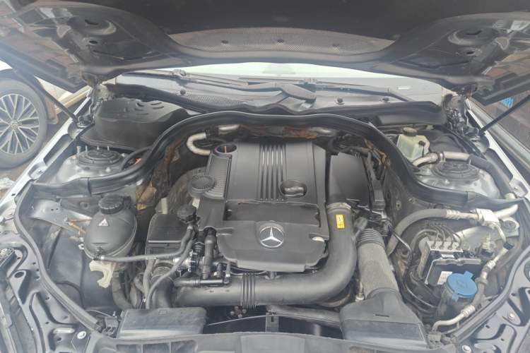 Used Mercedes-Benz E-Class 2010 E 200 CGI Elegant Model Engine Bay