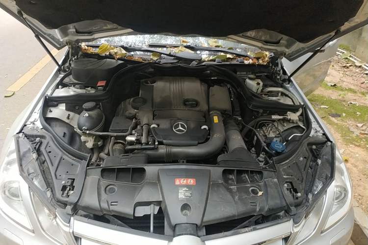 Used Mercedes-Benz E-Class 2010 E 260 CGI Convertible Engine Bay