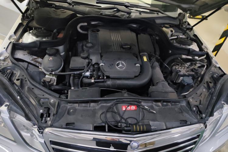 Used Mercedes-Benz E-Class 2010 E 260 CGI Fashion Model Engine Bay