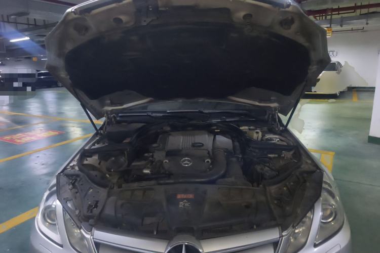 Used Mercedes-Benz E-Class 2010 E 260 CGI Convertible Engine Bay