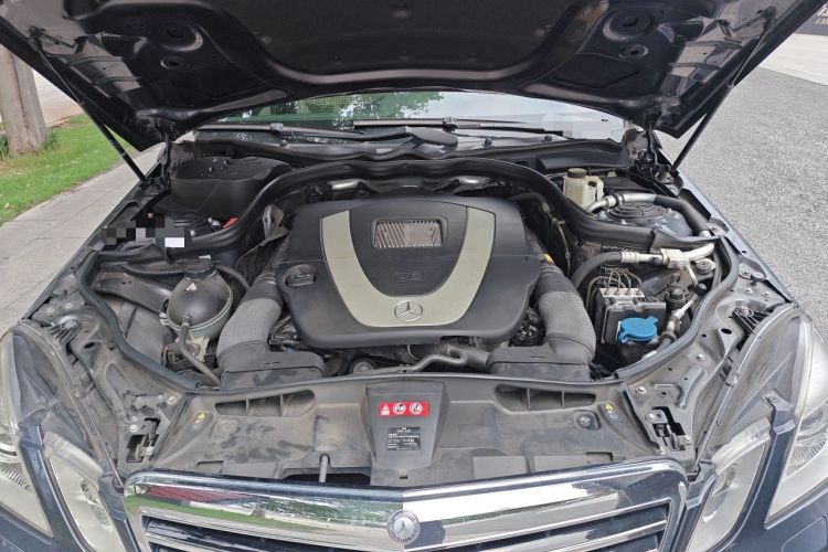 Used Mercedes-Benz E-Class 2010 E 300 L Fashion Model Engine Bay