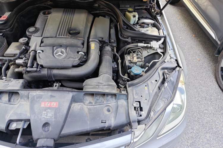 Used Mercedes-Benz E-Class 2010 E 260 CGI Coupe Engine Bay Left