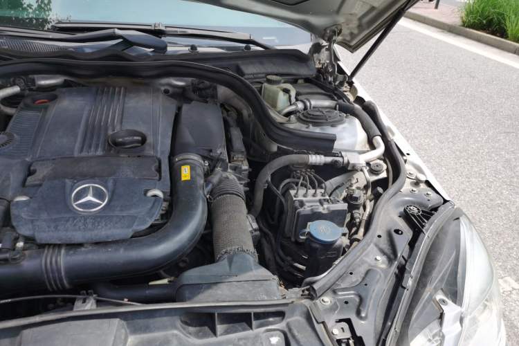 Used Mercedes-Benz E-Class 2010 E 200 CGI Elegant Model Engine Bay Left