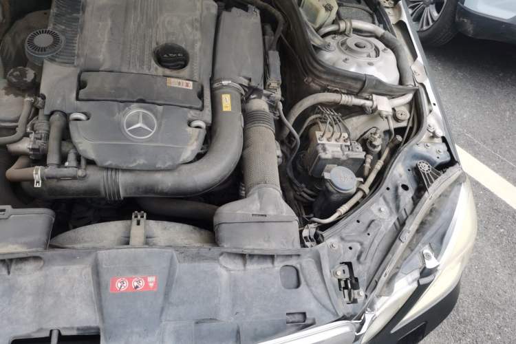 Used Mercedes-Benz E-Class 2010 E 260 L CGI Elegant Model Engine Bay Left