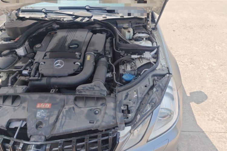 Used Mercedes-Benz E-Class 2010 E 260 CGI Coupe Engine Bay Left