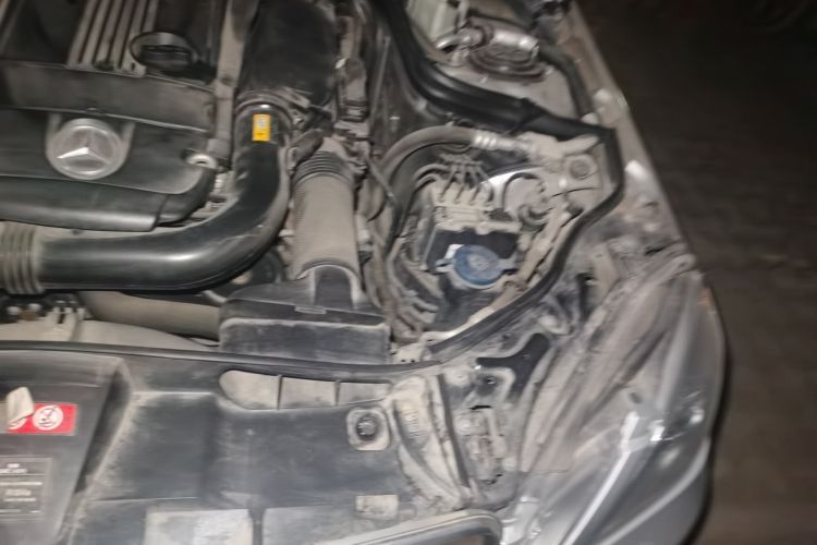 Used Mercedes-Benz E-Class 2010 E 200 CGI Elegant Model Engine Bay Left