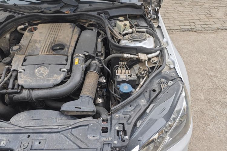 Used Mercedes-Benz E-Class 2010 E 200 CGI Elegant Model Engine Bay Left