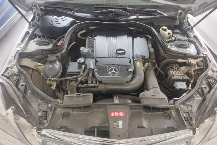 Used Mercedes-Benz E-Class 2010 E 200 CGI Elegant Model Engine Bay