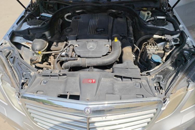 Used Mercedes-Benz E-Class 2010 E 260 CGI Fashion Model Engine Bay