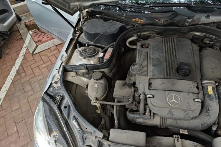 Used Mercedes-Benz E-Class 2010 E 260 L CGI Elegant Model Engine Bay Right