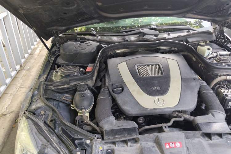 Used Mercedes-Benz E-Class 2010 E 300 Elegant Luxury Edition Engine Bay Right