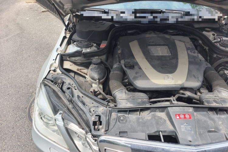 Used Mercedes-Benz E-Class 2010 E 300 L Fashion Model Engine Bay Right
