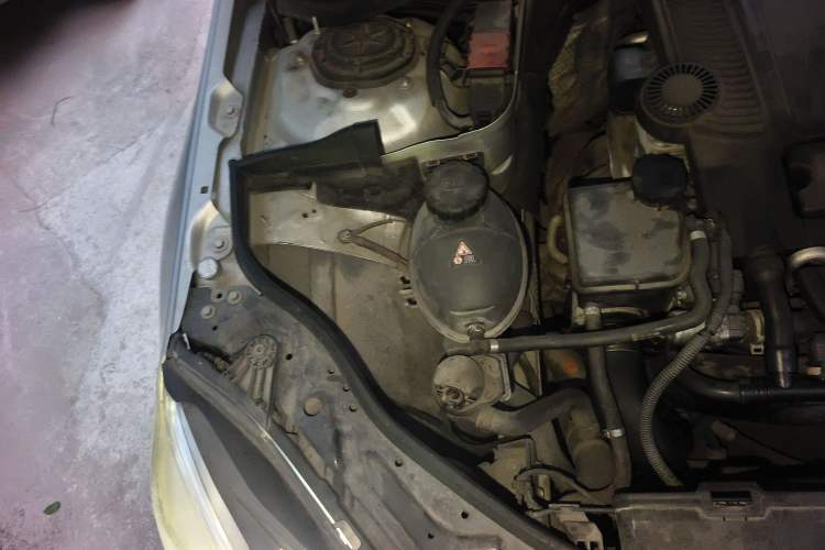 Used Mercedes-Benz E-Class 2010 E 260 CGI Fashion Model Engine Bay Right