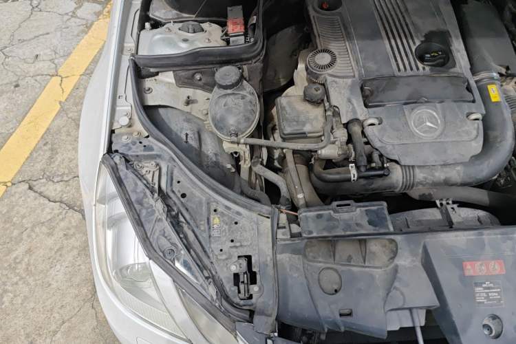 Used Mercedes-Benz E-Class 2010 E 260 CGI Coupe Engine Bay Right