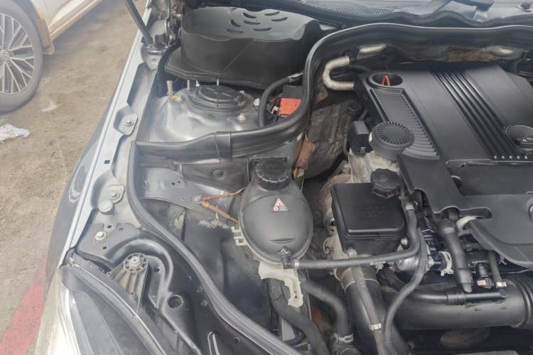 Used Mercedes-Benz E-Class 2010 E 200 CGI Elegant Model Engine Bay Right