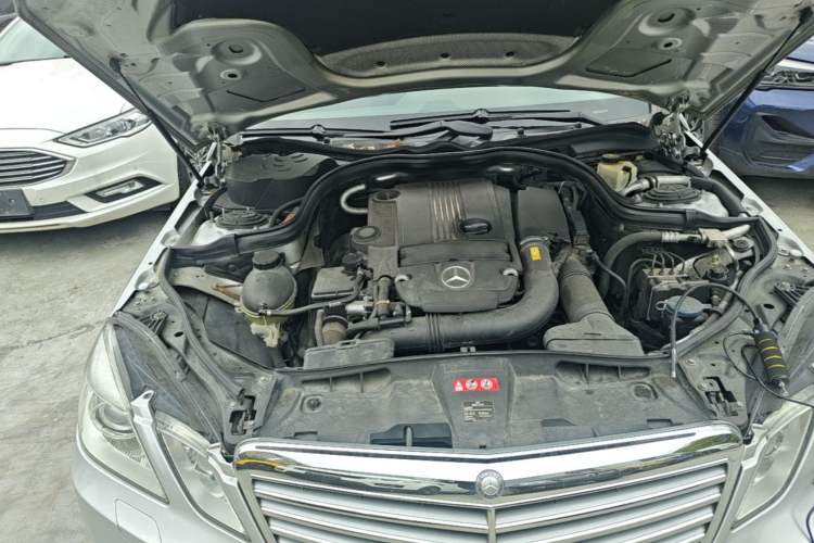 Used Mercedes-Benz E-Class 2010 E 200 CGI Elegant Model Engine Bay Right