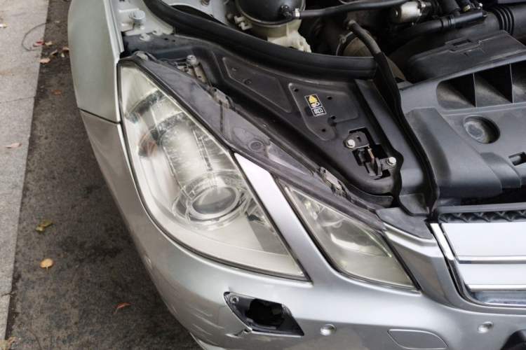 Used Mercedes-Benz E-Class 2010 E 260 CGI Coupe Engine Bay Right