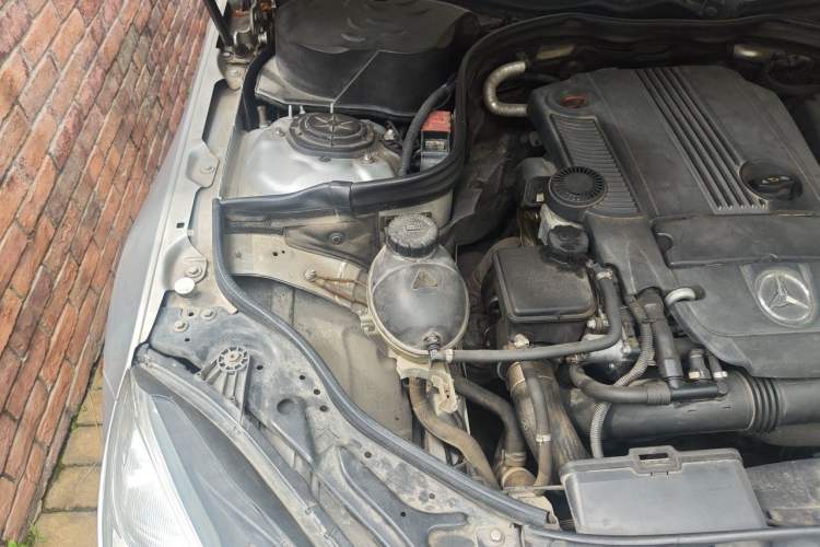 Used Mercedes-Benz E-Class 2010 E 200 CGI Elegant Model Engine Bay Right