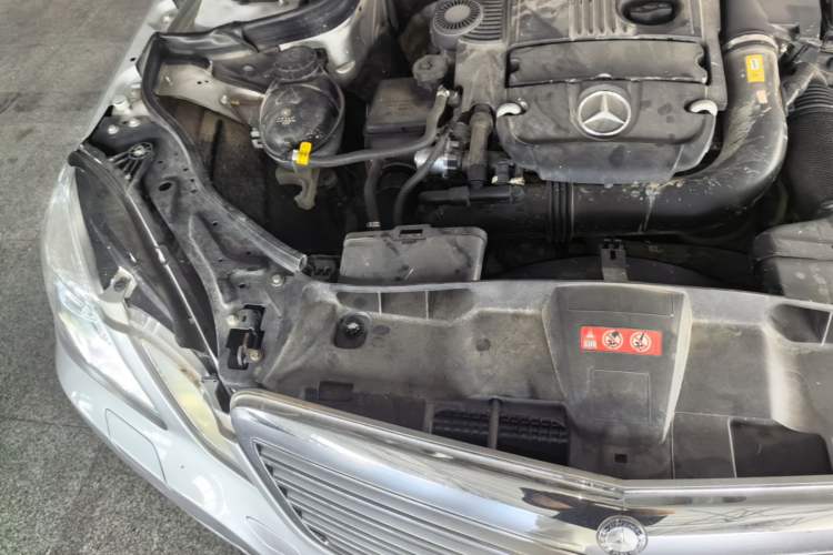Used Mercedes-Benz E-Class 2010 E 200 CGI Elegant Model Engine Bay Right