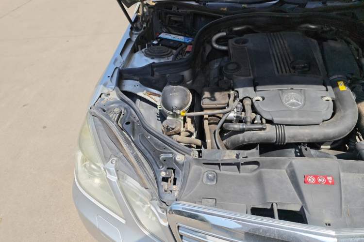 Used Mercedes-Benz E-Class 2010 E 260 CGI Fashion Model Engine Bay Right