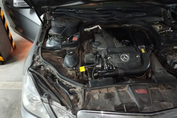 Used Mercedes-Benz E-Class 2010 E 260 CGI Fashion Model Engine Bay Right
