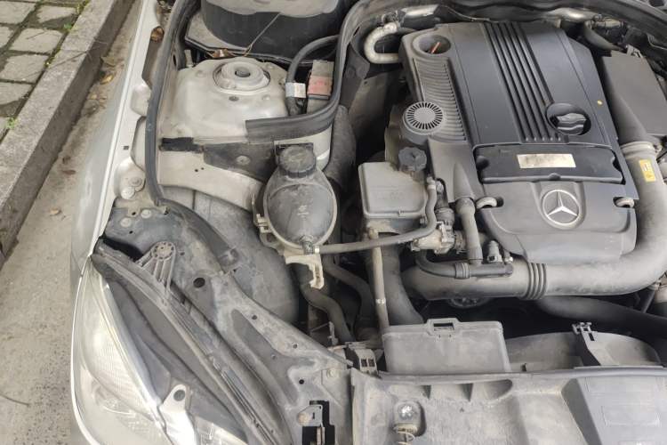 Used Mercedes-Benz E-Class 2010 E 260 L CGI Elegant Model Engine Bay Right