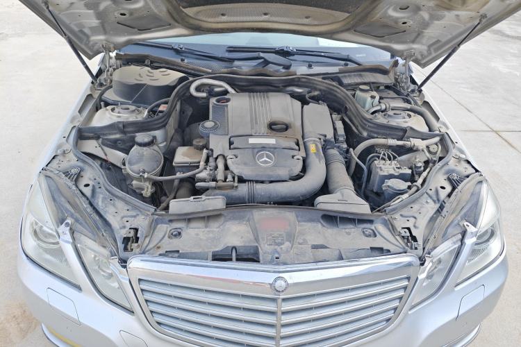 Used Mercedes-Benz E-Class 2010 E 260 L CGI Elegant Model Engine Bay