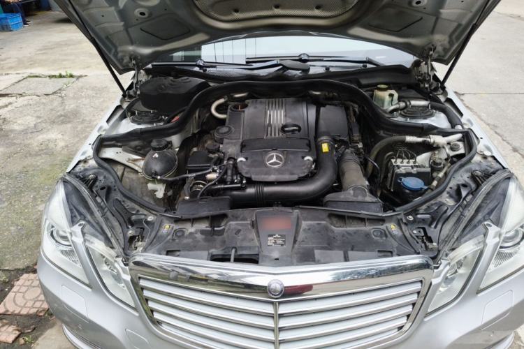 Used Mercedes-Benz E-Class 2010 E 200 CGI Elegant Model Engine Bay