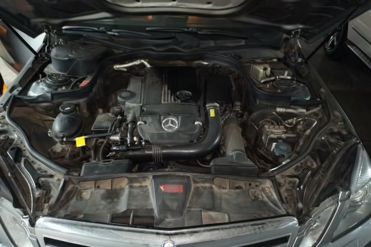 Used Mercedes-Benz E-Class 2010 E 260 CGI Fashion Model Engine Bay