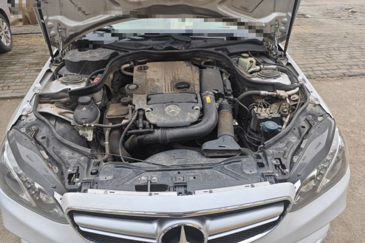 Used Mercedes-Benz E-Class 2010 E 200 CGI Elegant Model Engine Bay
