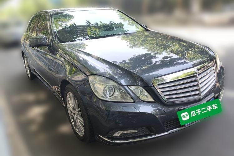 Used Mercedes-Benz E-Class 2010 E 300 Elegant Luxury Edition Front Right 45 Deg