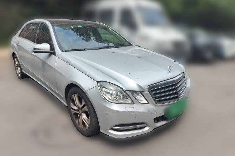 Used Mercedes-Benz E-Class 2010 E 300 L Fashion Model Front Right 45 Deg