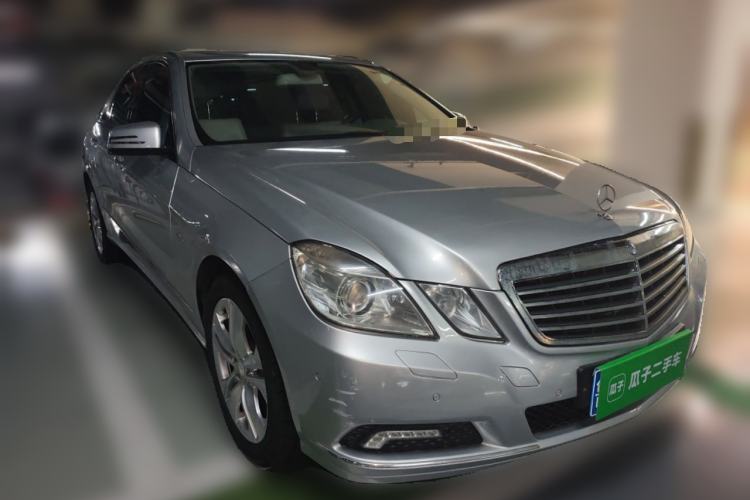 Used Mercedes-Benz E-Class 2010 E 200 CGI Elegant Model Front Right 45 Deg
