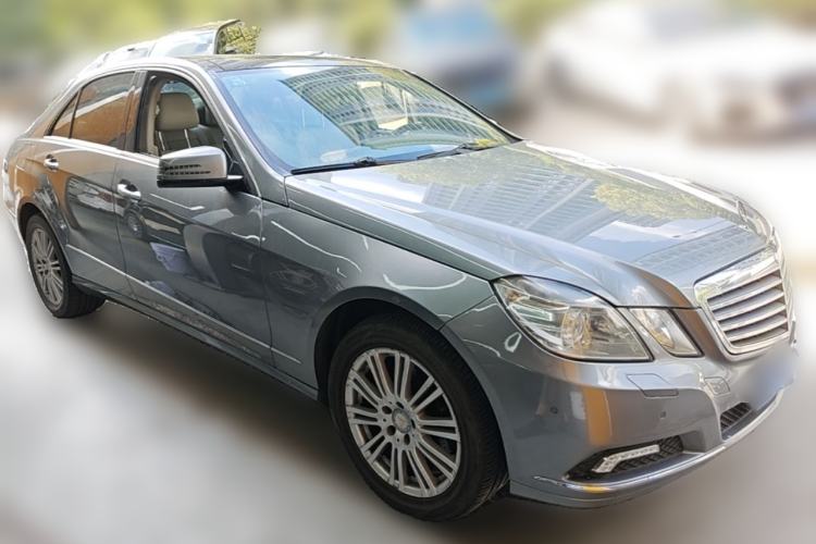 Used Mercedes-Benz E-Class 2010 E 300 Elegant Luxury Edition Front Right 45 Deg