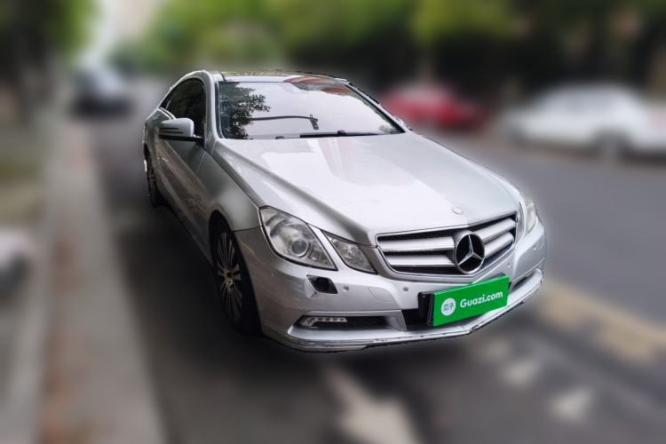 Used Mercedes-Benz E-Class 2010 E 260 CGI Coupe Front Right 45 Deg