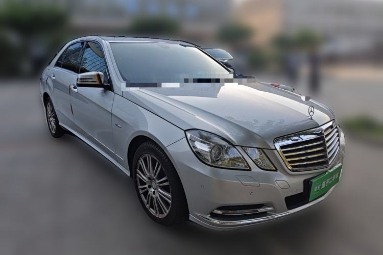 Used Mercedes-Benz E-Class 2010 E 200 CGI Elegant Model Front Right 45 Deg