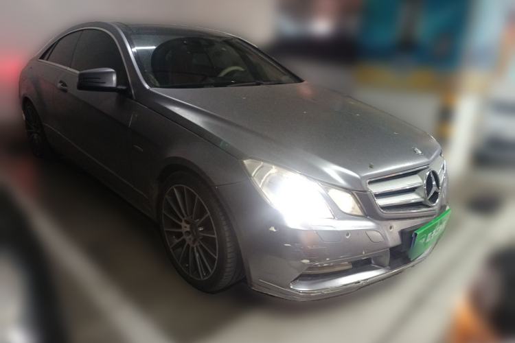 Used Mercedes-Benz E-Class 2010 E 260 CGI Coupe Front Right 45 Deg