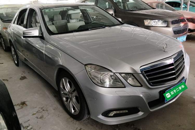 Used Mercedes-Benz E-Class 2010 E 300 Fashion Luxury Edition Front Right 45 Deg