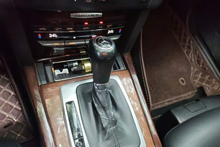 Used Mercedes-Benz E-Class 2010 E 260 L CGI Elegant Model Gear Lever