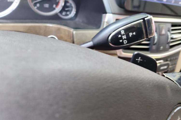 Used Mercedes-Benz E-Class 2010 E 300 Elegant Luxury Edition Gear Lever