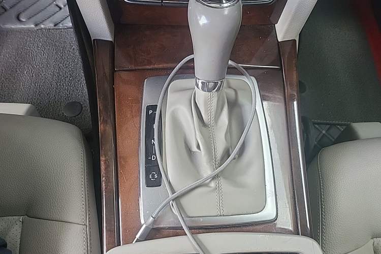 Used Mercedes-Benz E-Class 2010 E 260 L CGI Elegant Model Gear Lever