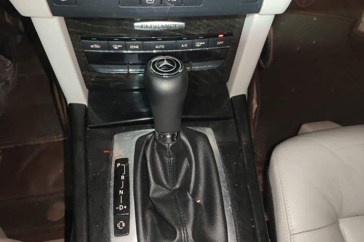 Used Mercedes-Benz E-Class 2010 E 200 CGI Elegant Model Gear Lever